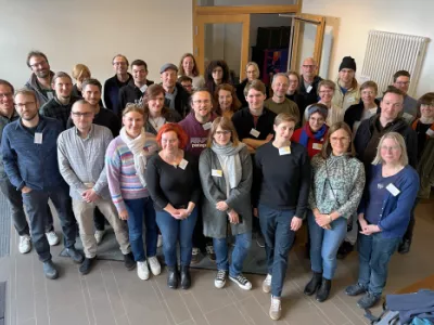 Gruppenbild aller Barcamper*innen. Foto: Sarah Elena Link, CC-BY SA 4.0